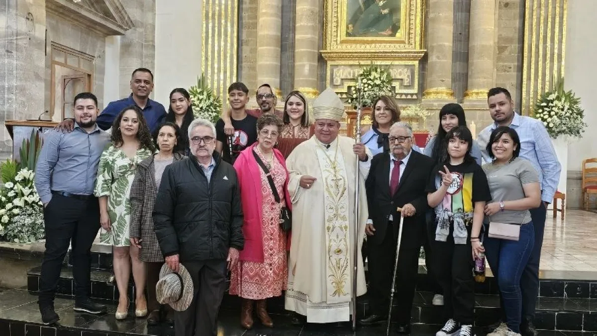 Un pastor conforme al corazón de Dios: Monseñor  Víctor Cárabes Chávez celebra un año más de vida