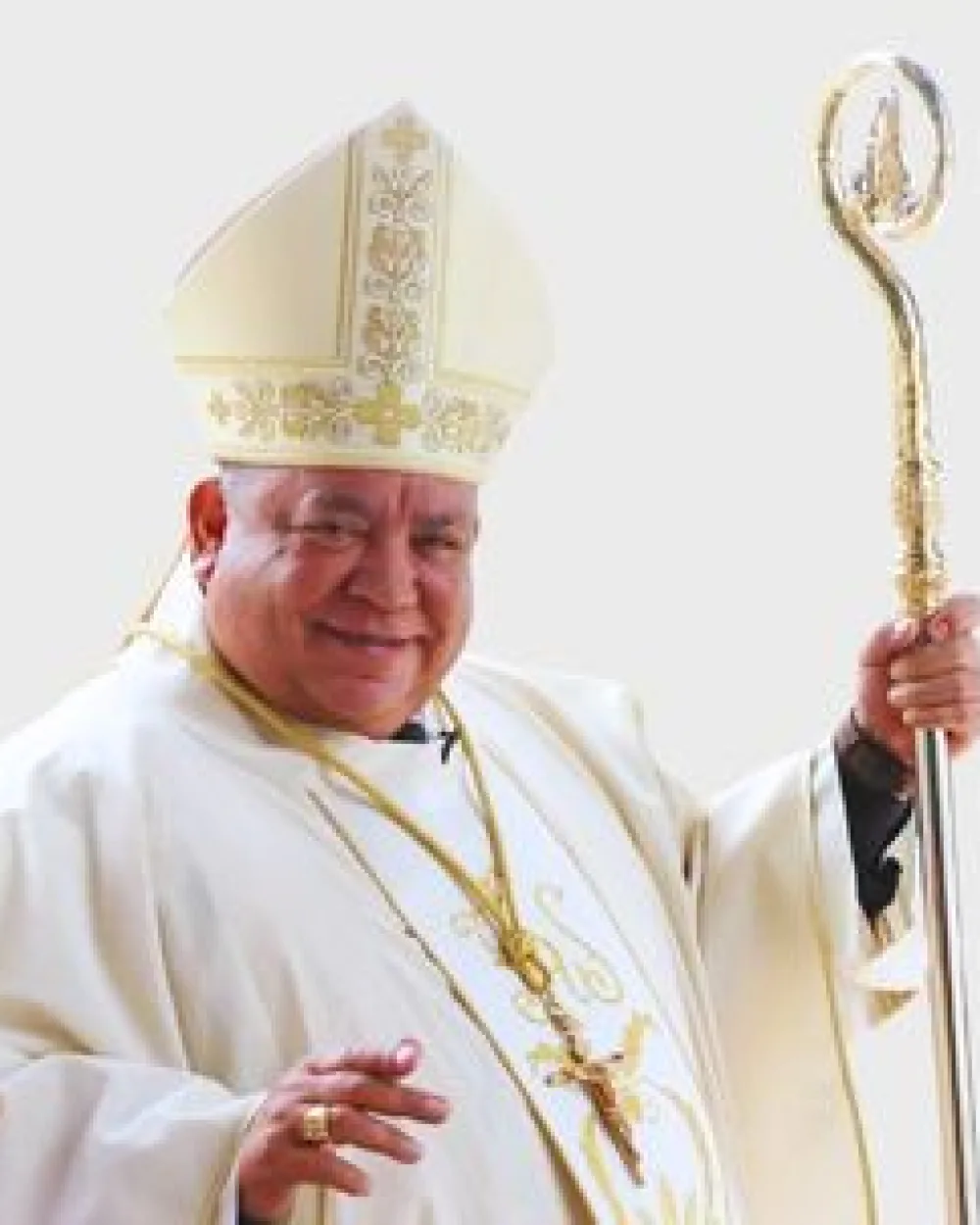 Mons. Víctor Cárabes Chávez